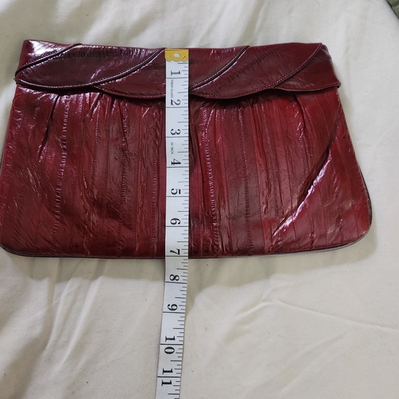 Rich red burgundy Eel skin clutch - Picture 10 of 10